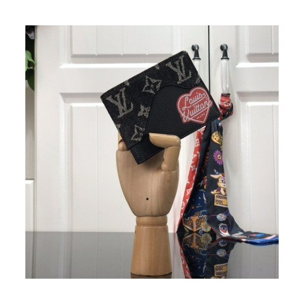 루이비통 지갑 M81020