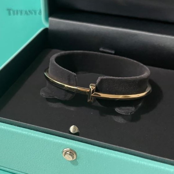 티파니 T1 와이드 힌지드 뱅글 팔찌 스몰 사이즈 QB팩토리