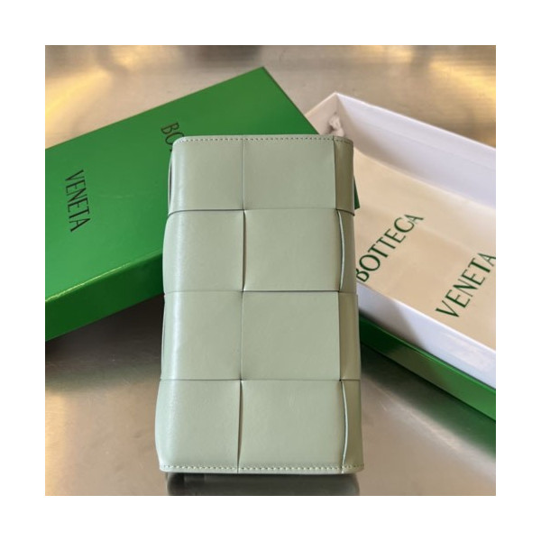 보테가베네타 인트레치아토 위빙 레더 장지갑 뉴세이지 679845