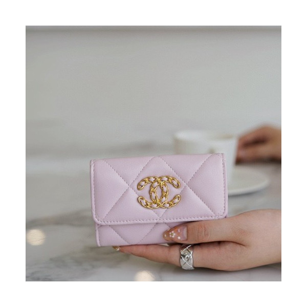 샤넬 19 플랩 카드지갑 램스킨 금장 연핑크 AP1790
