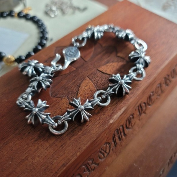 크롬하츠 컷아웃 크로스링크 팔찌 QB팩토리