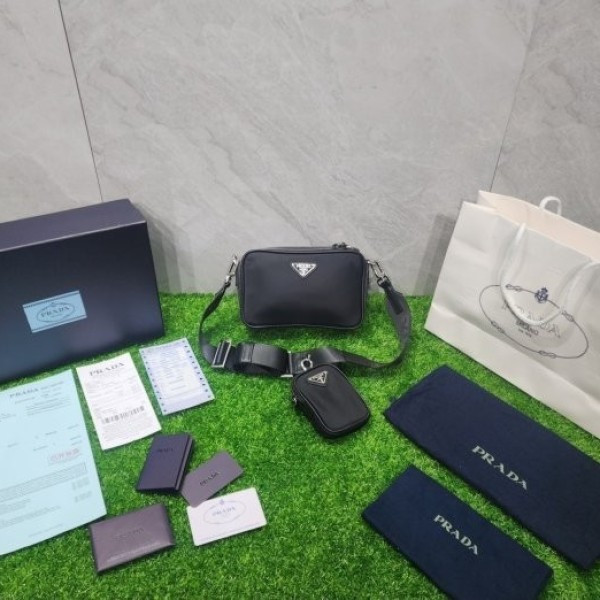 프라다 브리크 리나일론 사피아노 가죽백 블랙팩토리