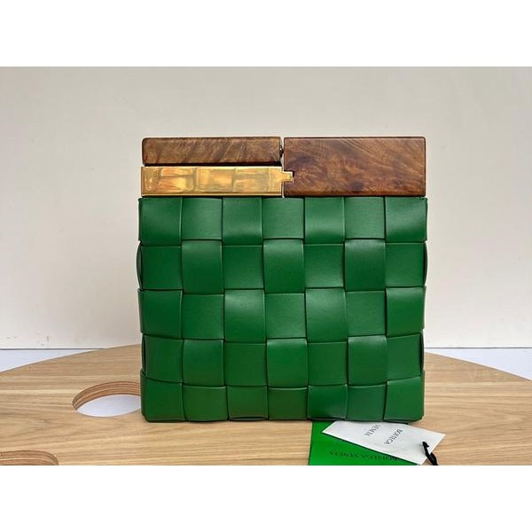 보테가 스냅 클러치백