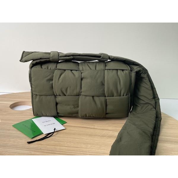 보테가 패딩 테크 카세트백