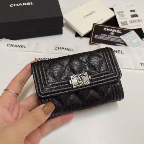 샤넬 보이 카드지갑 캐비어가죽 은장