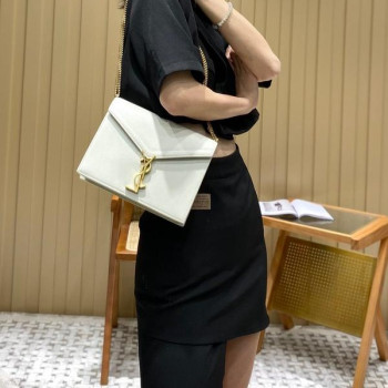 입생로랑 카산드라 체인 숄더백 미듐