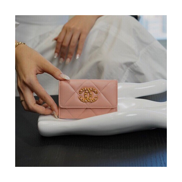 샤넬 19 플랩 카드지갑 램스킨 금장 핑크 AP1790