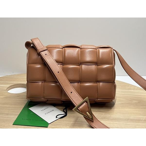 보테가 패딩 카세트백