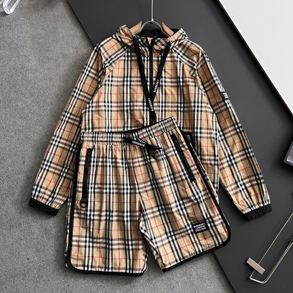 [ Burberry ] 버버리 트레이닝 세트
