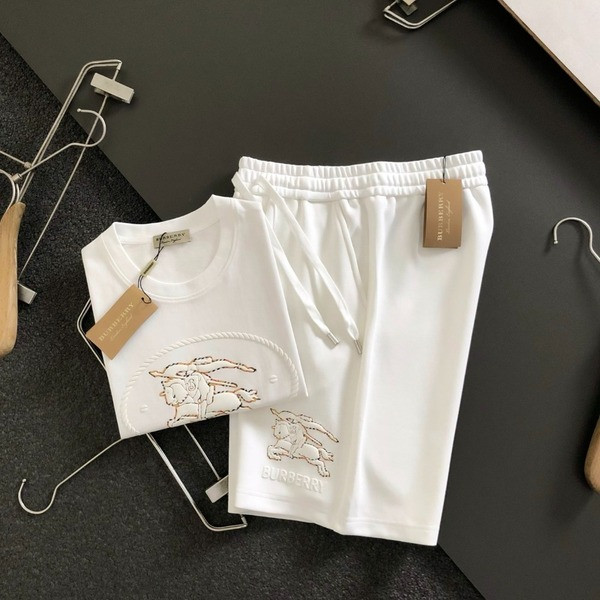 [ Burberry ] 버버리 트레이닝 세트