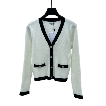 [ Chanel ] 샤넬 배색 니트 가디건
