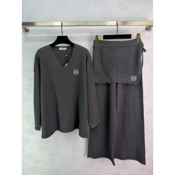 로에베 루즈핏 V넷 니트 세트