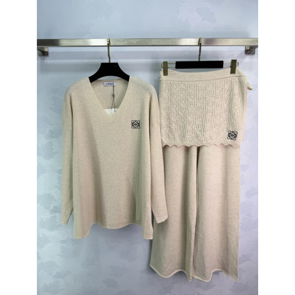 로에베 루즈핏 V넷 니트 세트