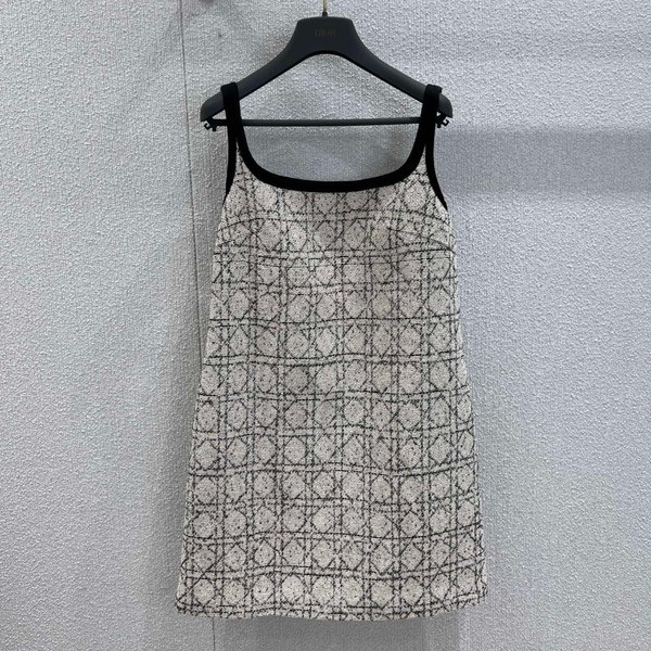 [ Dior ] лФФ* нАЉнМЕ лВШмЛЬ мЫРнФЉмК§