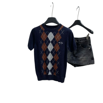 [ Miu Miu ] 미우미우 퀼팅 라운드 울 반팔 니트