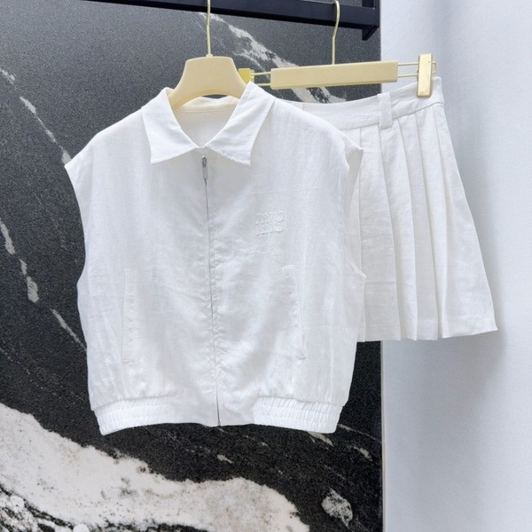 [ Miu Miu ] 미우미우 주름스커트 집업 세트