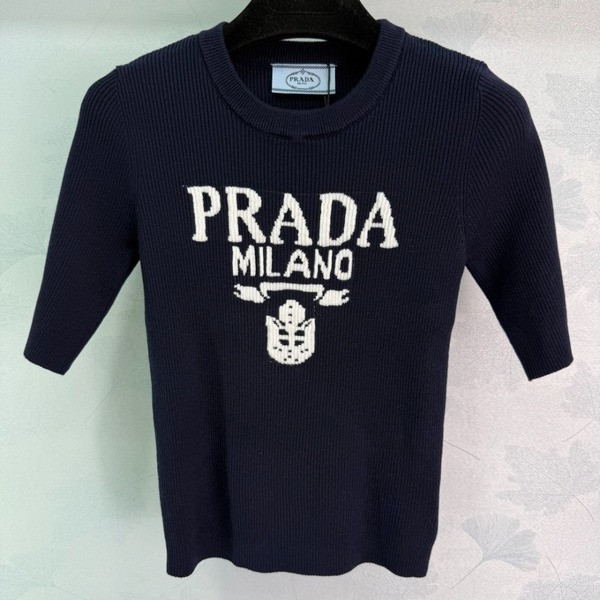 [ Prada ] 프라다 로고 라운드 니트