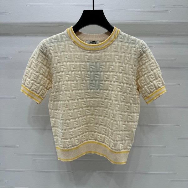 [ 펜디 ] 25ss 라운드 입체 엠보싱 니트 반팔