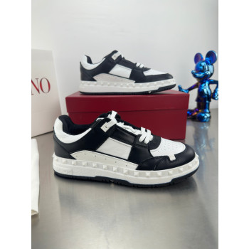 [ Valentino ] 발렌티노 프리도트 로우탑 스니커즈