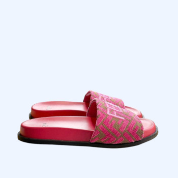 [ 펜디 ] 25ss 런웨이 컬렉션 슬라이드 뮬