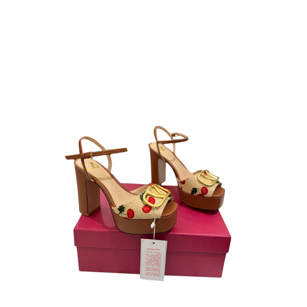 [ Valentino ] 발렌티노 가라바니 브이로고 샌들