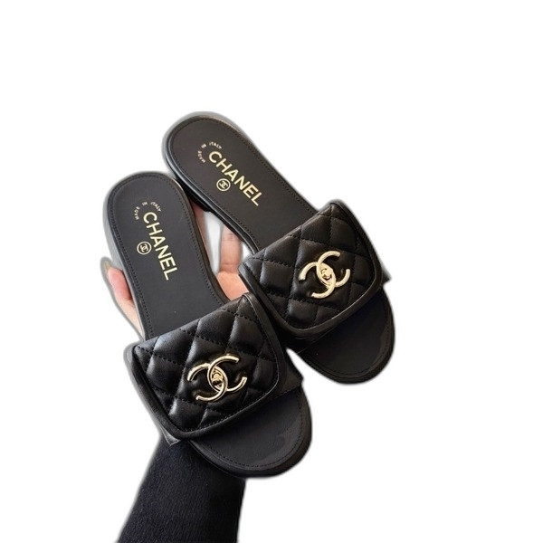 [ 샤넬 ] 2025 뉴 퀼팅 CC 로고 턴락 슬리퍼