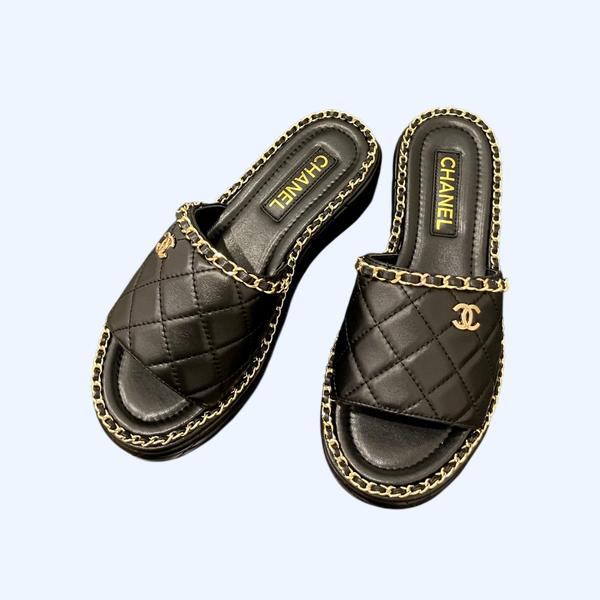 [ Chanel ] 샤넬 퀼팅 체인 통굽 슬라이드