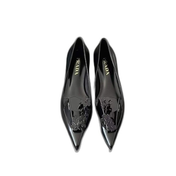 [Prada] 프라다 페이던트 가죽 펌프스