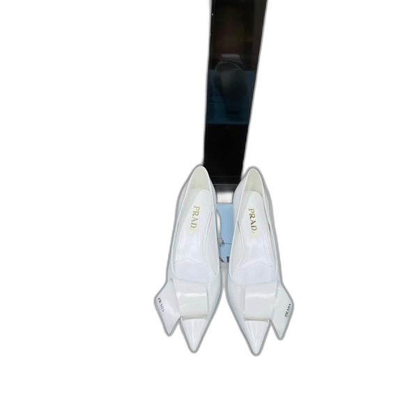 [Prada] 프라다 페이던트 가죽 펌프스