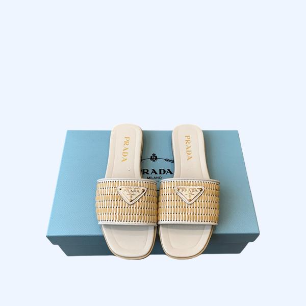 [ 프라다 ] 크로셰 라피아 플랫 샌들