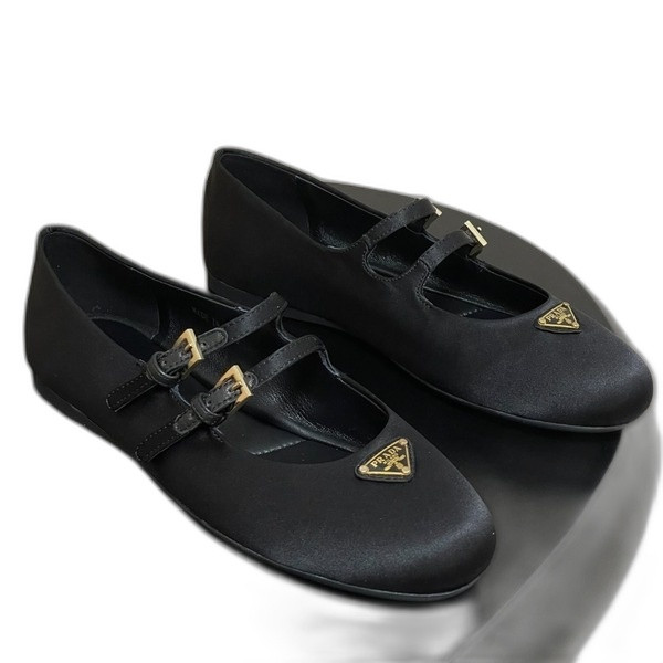 [ Prada ] 프라다 새틴 메리제인 플랫