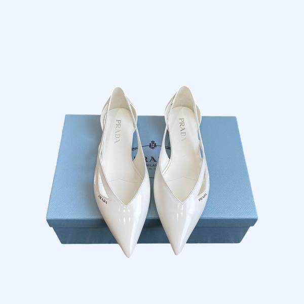 [ 프라다 ] 브러쉬드 레더 컷 아웃 발레리나 슈즈