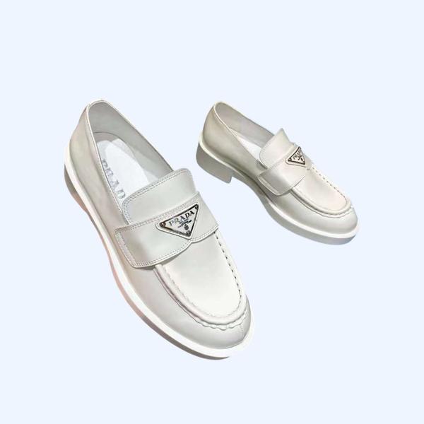 [Prada] 프라다 페이던트 가죽 로퍼