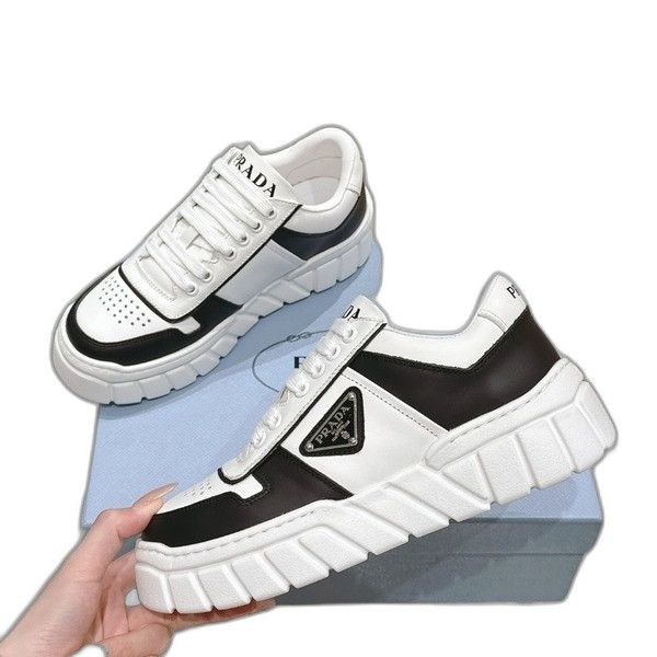 [ 프라다 ] 레더 플랫폼 스니커즈