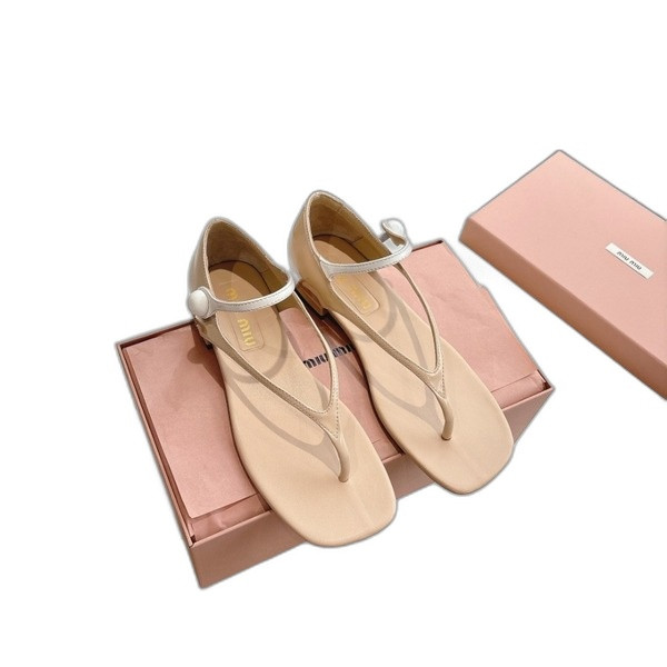 [ Miu Miu ] 미우미우 투톤 페이던트 가죽 메리제인 통 샌들