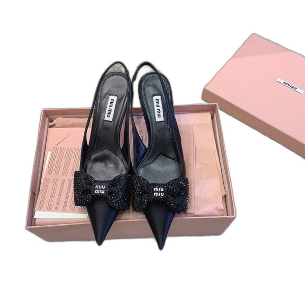 [ 미우미우 ] 새틴 슬링백 펌프스
