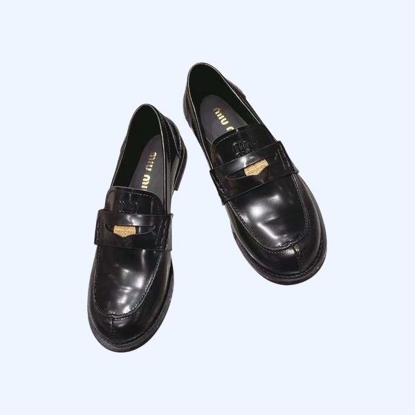[Miu Miu] 미우미우 페이턴트 가죽 페니 로퍼