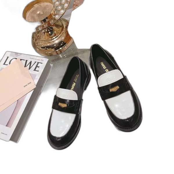 [Miu Miu] 미우미우 페이턴트 가죽 페니 로퍼