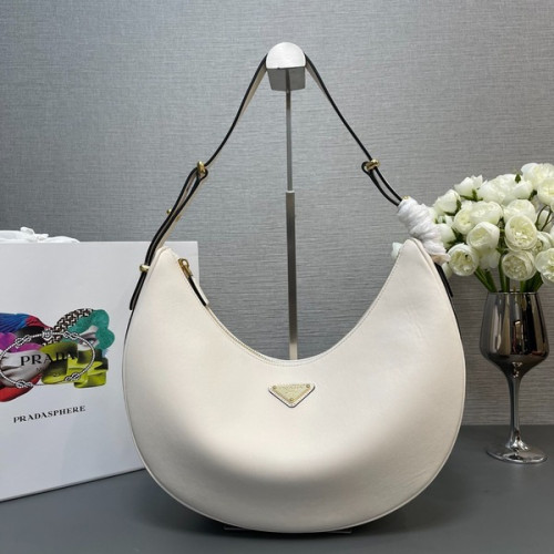 [ Prada ] 프라다 라지 가죽 숄더백