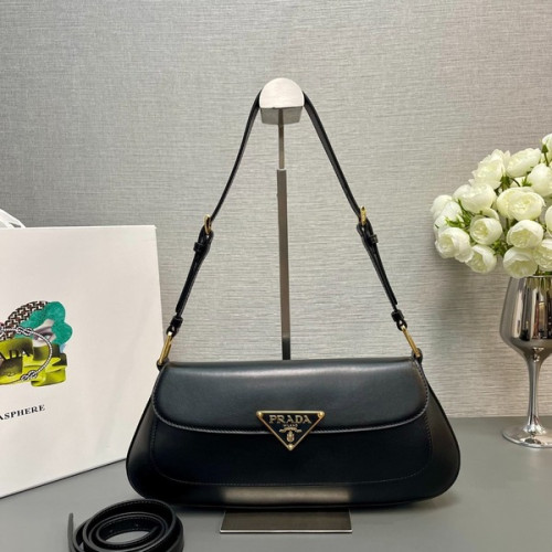 [ Prada ] 프라다 브러쉬드 레더 숄더백