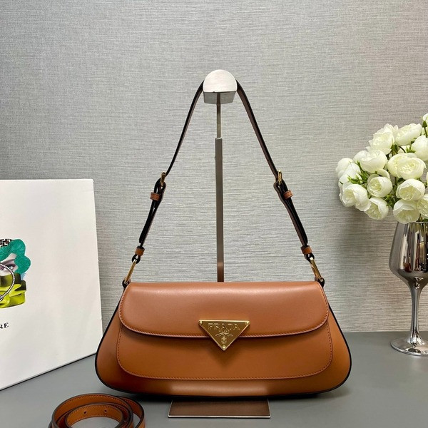 [ Prada ] 프라다 브러쉬드 레더 숄더백