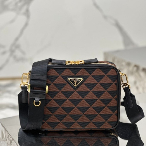 [ Prada ] 프라다 브리크 자수 패브릭 크로스백