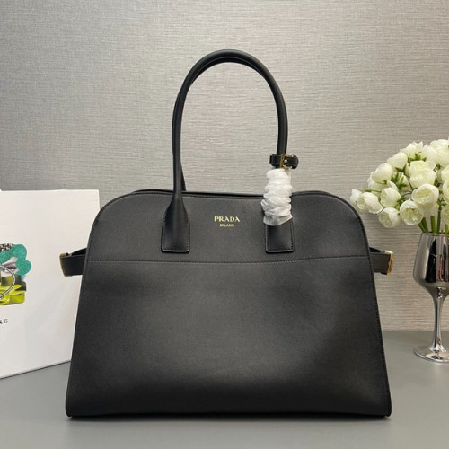 [ Prada ] 프라다 버클 장식 가죽 토트백 라지