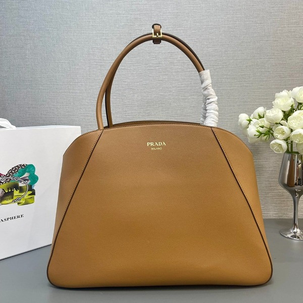 [ Prada ] 프라다 라지 가죽 토트백