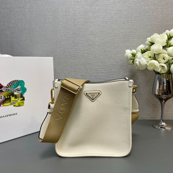 [ Prada ] 프라다 가죽 미니 숄더백