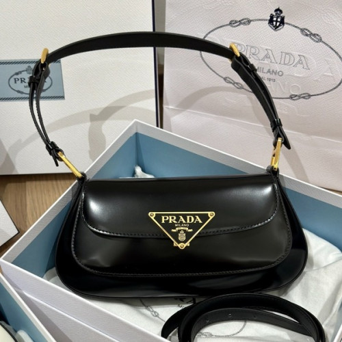 [ Prada ] 프라다 브러쉬드 레더 숄더백