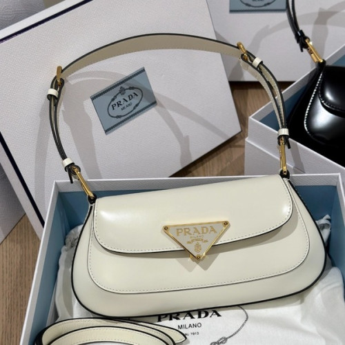 [ Prada ] 프라다 브러쉬드 레더 숄더백