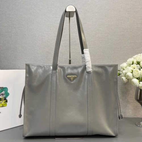 [ Prada ] 프라다 라지 가죽 토트백