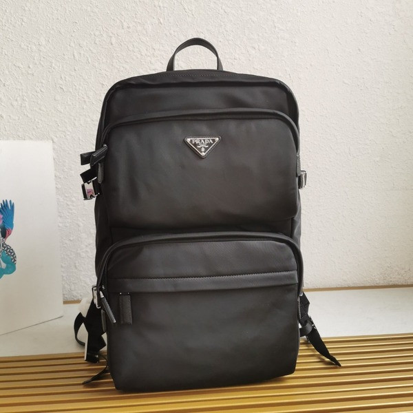 [ Prada ] 프라다 리나일론 및 사피아노 가죽 백팩