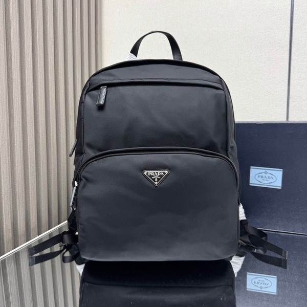[ Prada ] 프라다 리나일론 및 사피아노 가죽 백팩